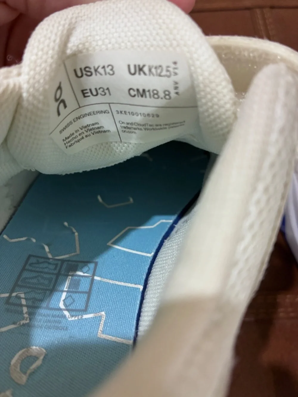 On The Roger Kids Sneakers Us Kids Boys sz 13 CloudTec